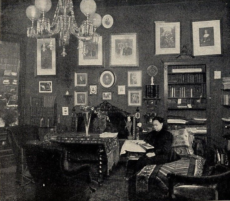 Jeanette Schwerin in ihrem Arbeitszimmer, 1899