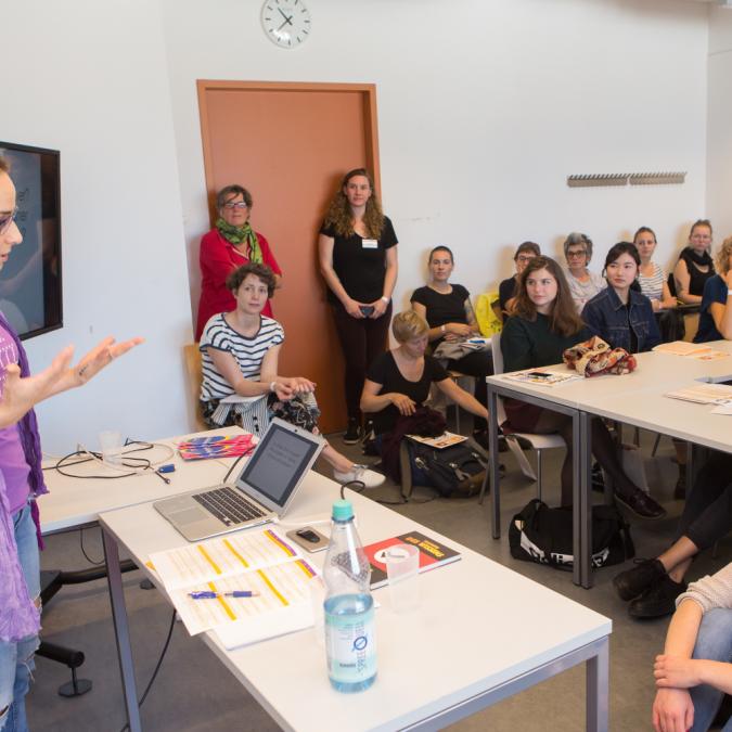 Workshop mit Sookee zur Feministischen Sommeruni 2018.