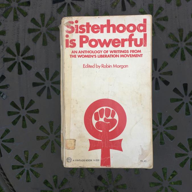 Cover "Sisterhood is Powerful"
