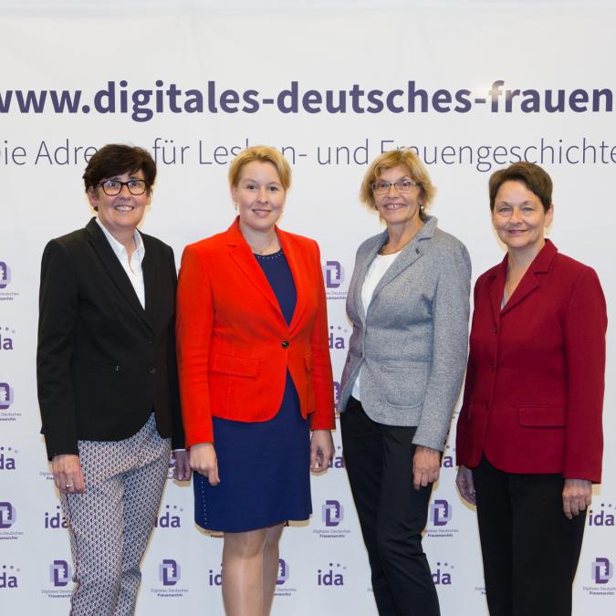 Sabine Balke, Bundesministerin Dr. Franziska Giffey, Margarethe Kees, Margit Hauser