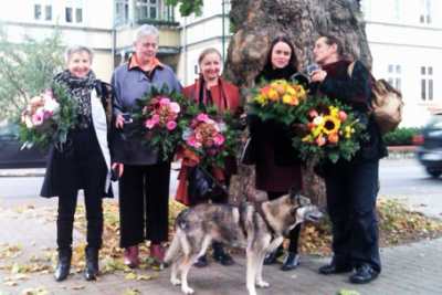Für ihre Zivilcourage im Dezember 1989 erhielten Gabriele Stötzer, Claudia Bogenhardt, Sabine Fabian, Tely Büchner und Kerstin Schön (v. l. n. r.)  2013 die Ehrenmedaille der Thüringer Landeshauptstadt Erfurt