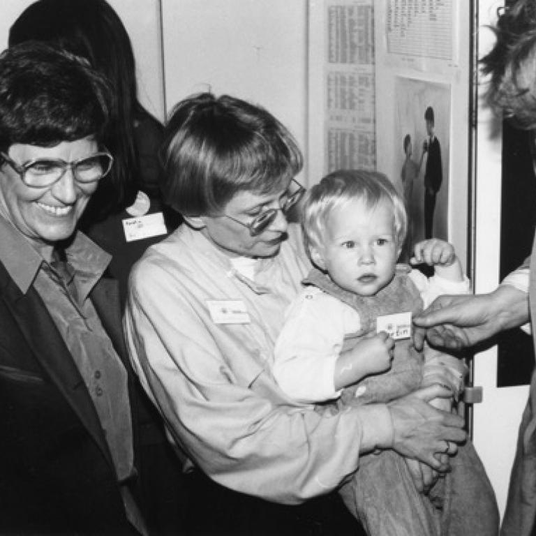 Bundestagspräsidentin Rita Süssmuth und Barbara Leyendecker mit Sohn Martin