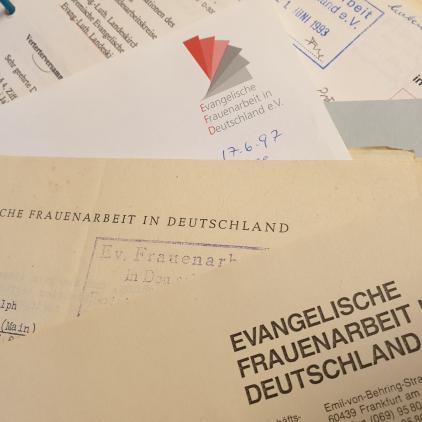 Foto vom Erschließungsmaterial aus dem Aktenbestand der Evangelischen Frauenarbeit Deutschland