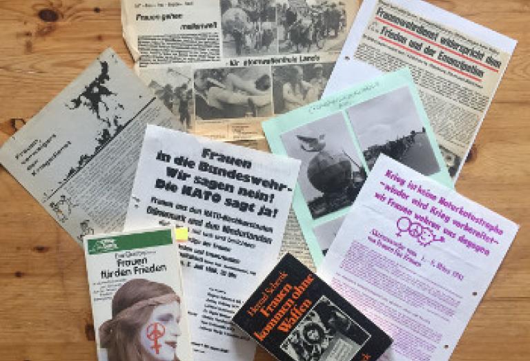 Materialien der westdeutschen Frauenfriedensbewegung